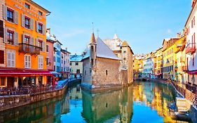 Studio Moderne, Place Parking Prive, Emplacement Ideal A 100 M Du Lac.