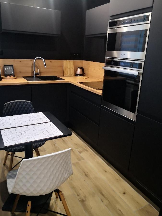 Studio Moderne, Place Parking Prive, Emplacement Ideal A 100 M Du Lac. Annecy Exterior foto